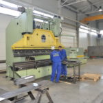 Ankantpresse 400 Tonnen - Breite 4000 mm - Blechdicke max. 4 mm bei 3000 mm Breite